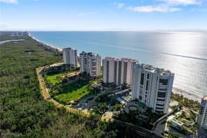 8473 Bay Colony Dr 403, Naples