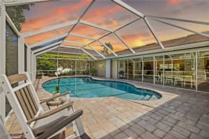 636 Park Shore Dr, Naples