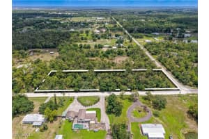 10041 Deal Rd North Fort Myers, FL 33917 - Off Market