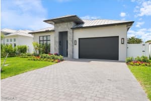 530 107th Ave N, Naples