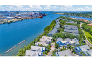 936 Hemingway Circle, Tampa, FL 33602 - MLS#225050065