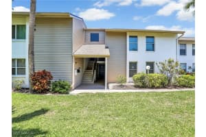 5479 Peppertree Dr 13, Fort Myers