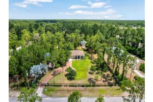 2390 27th Ave Ne, Naples