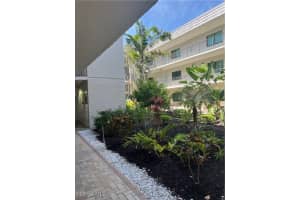 788 Park Shore Drive, Naples, FL 34103 Sold 08/21/25