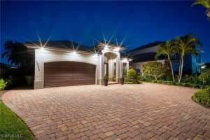 10340 Vanderbilt Dr, Naples