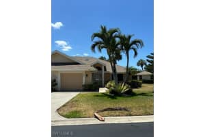1342 Park Lake Dr, Naples
