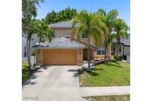8364 Laurel Lakes Blvd, Naples