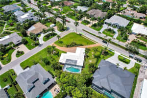 740 Park Shore Drive, Naples, FL 34103 - MLS#225050646
