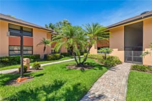 1512 Mainsail Dr 10, Naples
