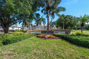 215 Cypress Way E C4, Naples
