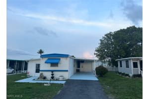 152 Cape Sable Dr, Naples