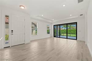 15517 Vittorio St, Naples