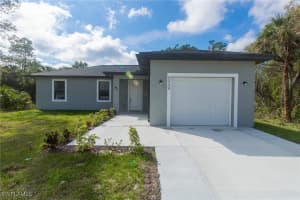 8048 Sherwood Cir, Labelle