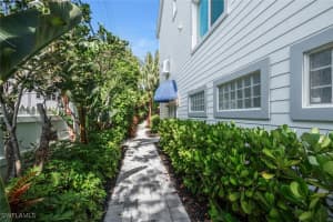 888 10th Street, Naples, FL 34102 - MLS#225050990