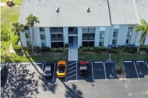9540 Green Cypress Ln 22, Fort Myers