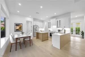 9209 Troon Lakes Dr, Naples
