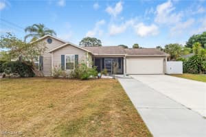 32 Lincoln Avenue, Lehigh Acres, FL 33936 - MLS#225051281