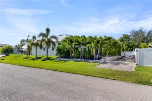 444 38th Avenue, Cape Coral, FL 33993 - MLS#225051293