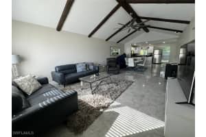 857 Palm View Dr 32, Naples