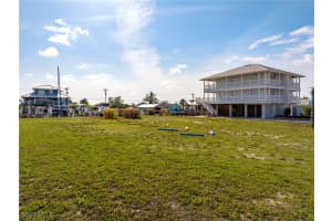 3227 Stringfellow Rd Other, FL 33956 Sold 10/24/25