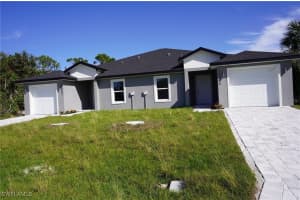 8463/8465 Agate St, Port Charlotte
