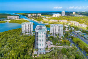 430 Cove Tower Dr 501, Naples