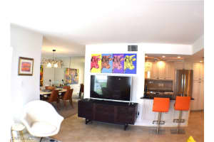 1930 Gulf Shore Blvd N C304, Naples