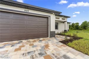 928 Milwaukee Boulevard, Lehigh Acres, FL 33974 - MLS#225051754