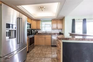 2728 17th Place, Cape Coral, FL 33914 - MLS#225051851