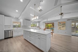 653 Oliva St, Sanibel