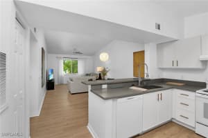 8224 Key Royal Cir 232, Naples