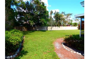 643 92nd Avenue, Naples, FL 34108 - MLS#225052087