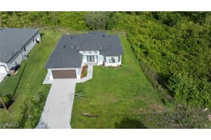 570 Sherwood Avenue, Lehigh Acres, FL 33974 - MLS#225052104