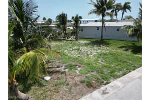 11271 Azalea Lane, Fort Myers Beach, FL 33931 - MLS#225052170