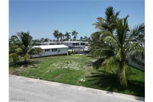 11271 Azalea Lane, Fort Myers Beach, FL 33931 - MLS#225052170