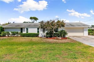 700 100th Avenue, Naples, FL 34108 - MLS#225052180