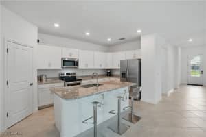 13952 Hunter Oak Drive, Fort Myers, FL 33913 - MLS#225052217