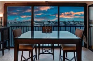271 Southbay Dr 152, Naples