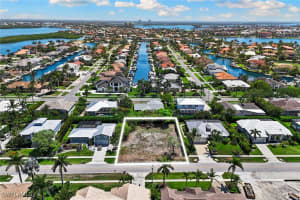 574 Tigertail Court, Marco Island, FL 34145 - MLS#225052251