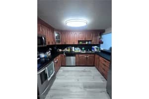 6930 Miami Gardens Drive, Hialeah, FL 33015 - MLS#225052264