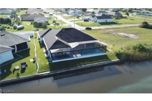 702 30th Place, Cape Coral, FL 33993 - MLS#225052345