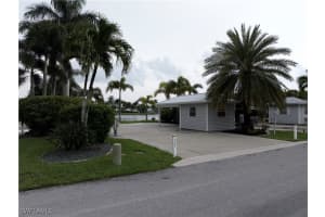 5701 Cypresswoods Resort Drive, Fort Myers, FL 33905 - MLS#225052371