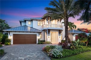 774 S Golf Dr, Naples