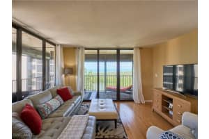 17 Bluebill Avenue, Naples, FL 34108 - MLS#225052460