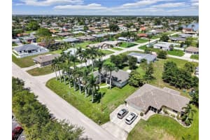 305 16th Place, Cape Coral, FL 33990 - MLS#225052519