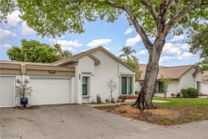 1836 Pine Glade Circle, Fort Myers, FL 33907 - MLS#225052524