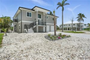 231 Flamingo St, Fort Myers Beach