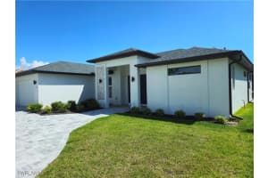 136 Kamal Parkway, Cape Coral, FL 33904 - MLS#225052660