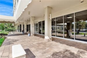 5 Bluebill Avenue, Naples, FL 34108 - MLS#225052916