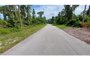 516 Summit Avenue, Lehigh Acres, FL 33974 - MLS#225052959